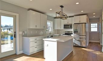 24 Seaspray Way, Little Compton, RI 02837