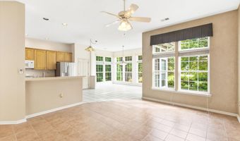 16 Greenways Ln, Lakewood, NJ 08701