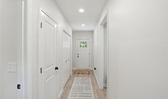 72 Wilbur Rd, Lincoln, RI 02865