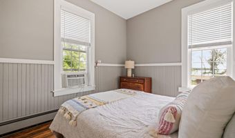 10 Wharf Rd, Center Harbor, NH 03226