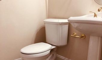 8533 GALLAHAN Ct, Alexandria, VA 22309