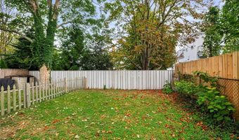 7 Marsh St, Newport, RI 02840