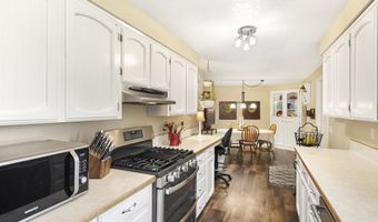 13063 BROOKSIDE Dr, Aurora, OR 97002