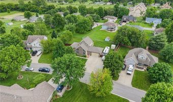 15417 Poplar St, Basehor, KS 66007