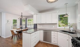 144 Pettis Ave SE, Ada, MI 49301
