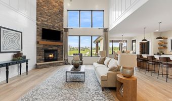 5272 Greyson Heights Dr, Auburn, IN 46706