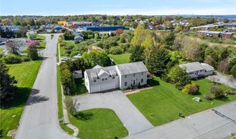 136 Corporate Pl, Middletown, RI 02842