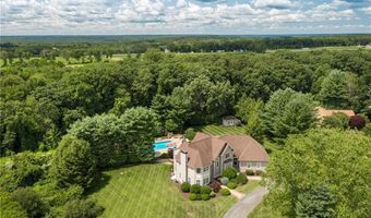 81 Crest Dr, Cranston, RI 02921