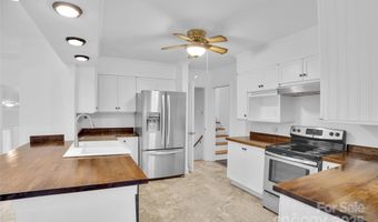 1212 Burtonwood Cir, Charlotte, NC 28212