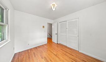 4 Laurel Dr, Albany, NY 12211