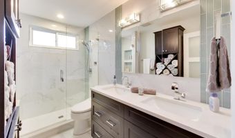 2819 N Kennicott Ave, Arlington Heights, IL 60004