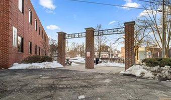 107 S Main St, Almont, MI 48003