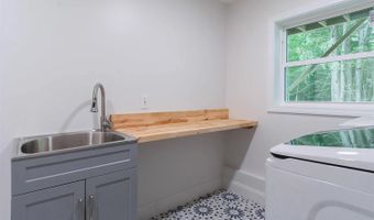 28 Colony Dr, Barnstead, NH 03225