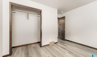 48 N 6th St, Baltic, SD 57003