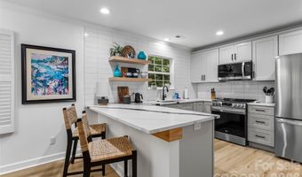 19 Willowick Dr, Asheville, NC 28803