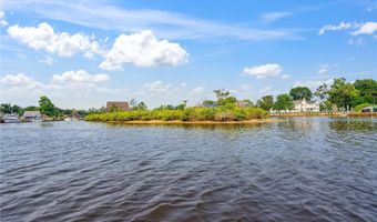 3 Enoch Is, Amityville, NY 11701