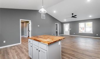521 W Maple St, Austin, IN 47102