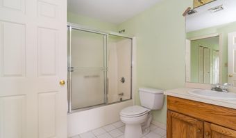 17 Harbor Hill Dr, Bourne, MA 02532