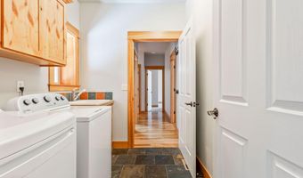 1562 NW Lepage Pl, Bend, OR 97703