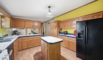 510 Missouri River Ct, Adrian, MI 49221