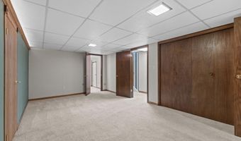 630 W CAPITOL Dr, Appleton, WI 54911