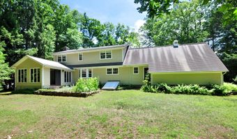 220 Arch Rd, Avon, CT 06001