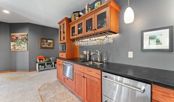 1413 27th St NW, Austin, MN 55912