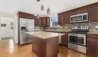 6 LARKSPUR Rd, Warwick, RI 02886