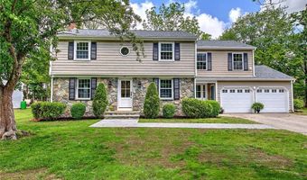 1 Cheshire Dr, Barrington, RI 02806