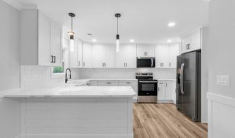 356 Railroad Ave, Bayville, NJ 08721