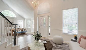 3761 Woodshadow Ln, Addison, TX 75001