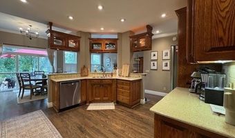 3906 NE Cadbury Ave, Bentonville, AR 72712