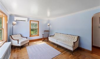 104 Knotty Oak Rd, Coventry, RI 02816