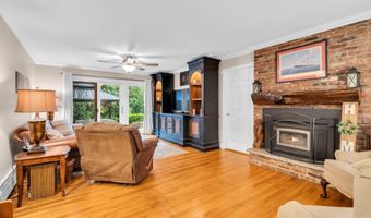 266 Orchard Ave, Belford, NJ 07718