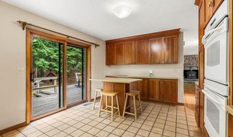 9 Pavillion Rd, Amherst, NH 03031