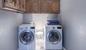2100 Mockingbird Ln, McAlester, OK 74501