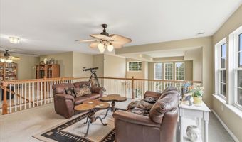 8 Meadowbrook Aly, Barnegat, NJ 08005