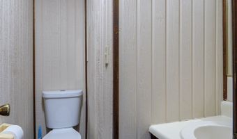 605 Plantation Dr, Adel, GA 31620