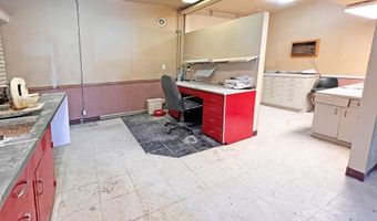 390 N Broadway St, Blackfoot, ID 83221