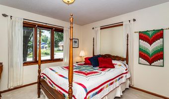 2133 Polk Dr, Ames, IA 50010