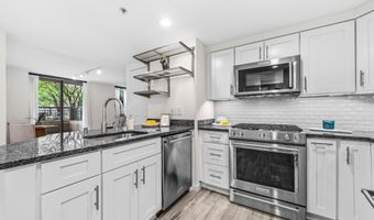 3830 9TH St N 109W, Arlington, VA 22203