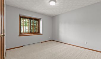 3022 W PARKRIDGE Ave, Appleton, WI 54914