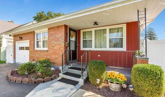 65 Rose Ct, Albany, NY 12209