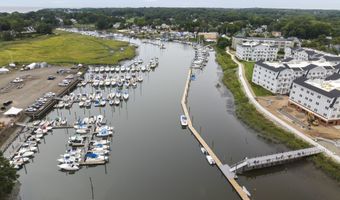 1 Indian Neck Ave APT 6, Branford, CT 06405