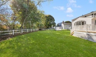 28 Hybrid Dr, Cranston, RI 02920