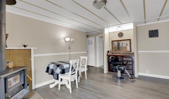 21986 LAUREL Ave, Aurora, OR 97002