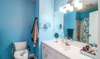 27 Crows Nest Ln 17F, Danbury, CT 06810
