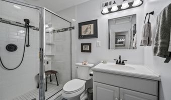 706 PRINCE St 4, Alexandria, VA 22314