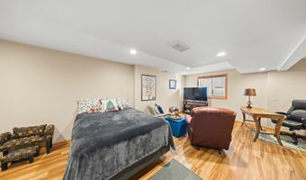 824 Tennyson Ave, Ames, IA 50014