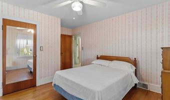 112 Oakton St, Woonsocket, RI 02895